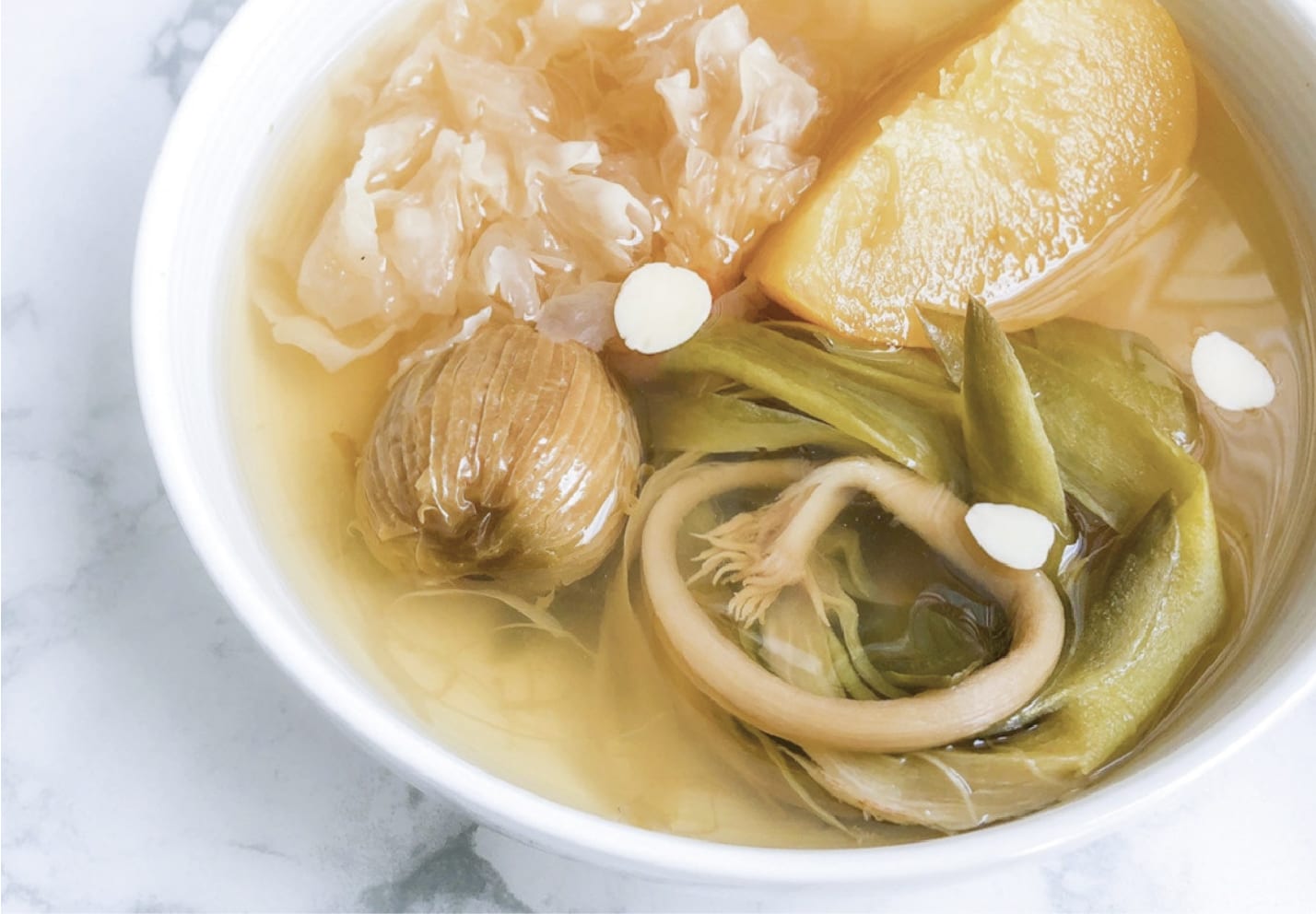 【每日一湯】煲湯教學 – [霸王花雪耳蘋果湯]