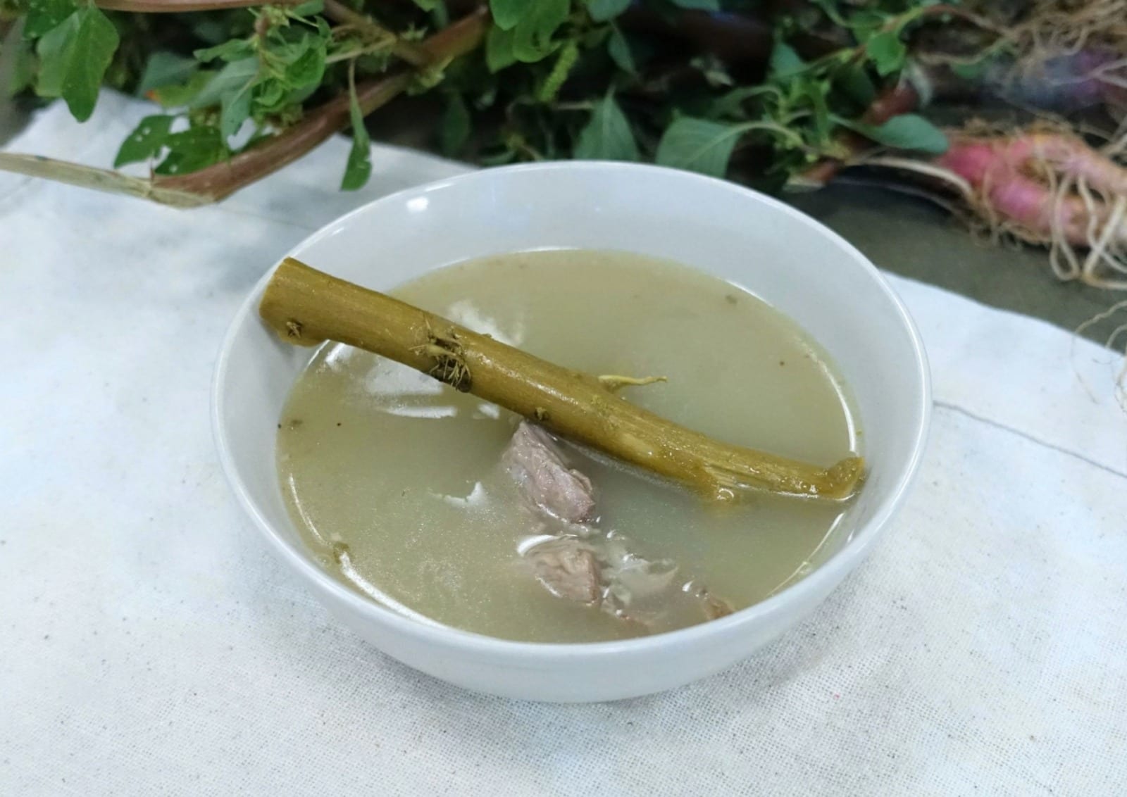 【每日一湯】煲湯教學 – [簕莧菜豬骨湯]