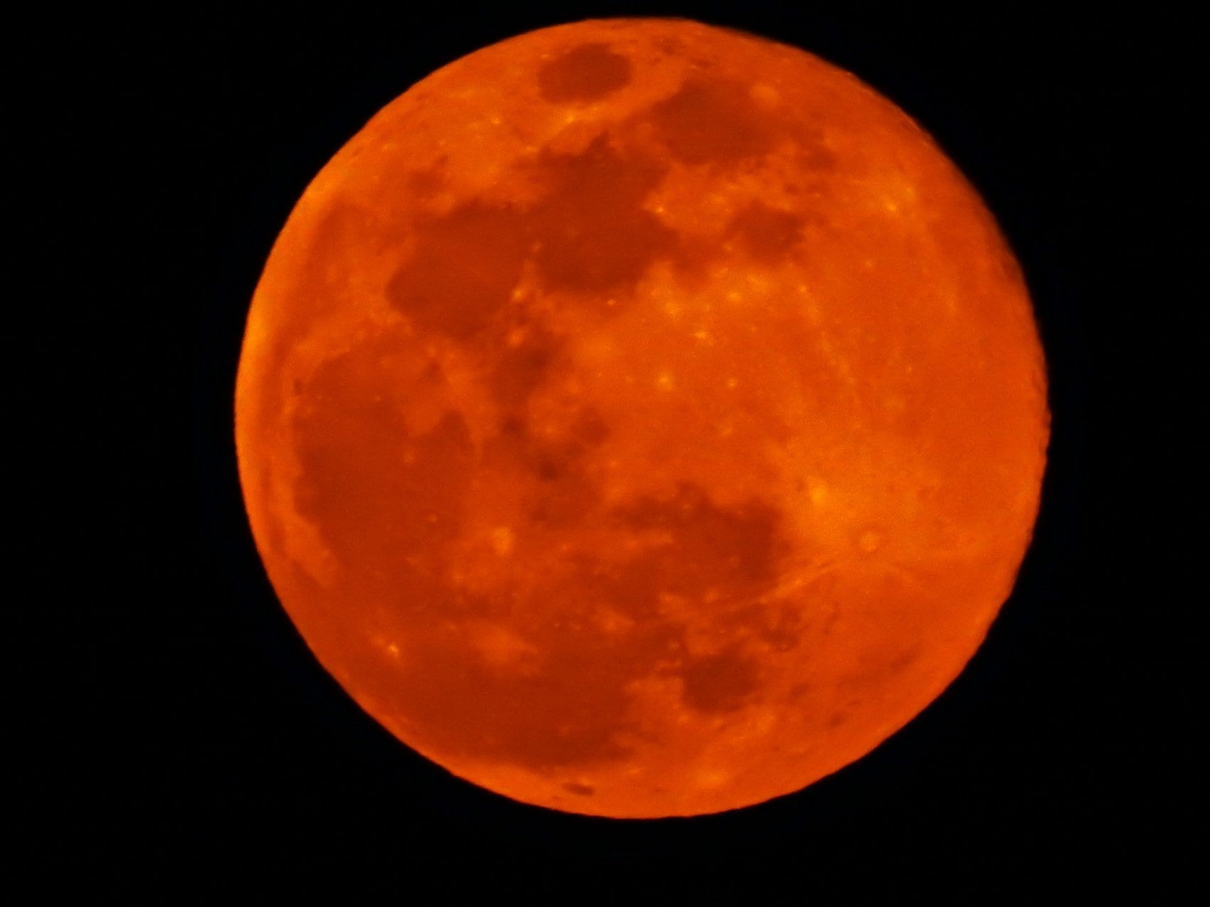 日本的滿月【超級巨型月亮】