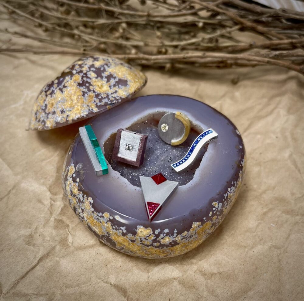 【Legacy Lab 首度推出以《玄·美》為題的鑽石吊墜系列 注入中式五行元素 鑲有淨化的天然黑曜石 以精湛手藝鑄造「時尚」與「風水」兼備的獨特經典作品】